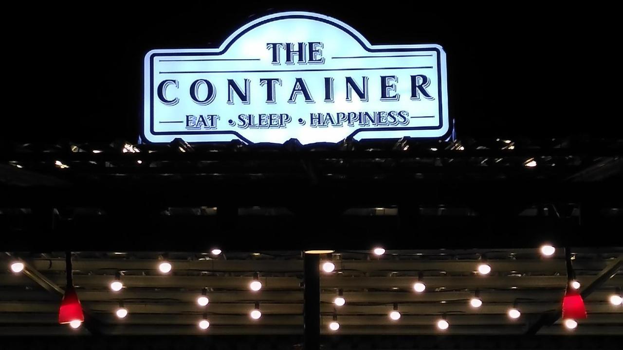 The Container 호텔 라부안 바조 외부 사진